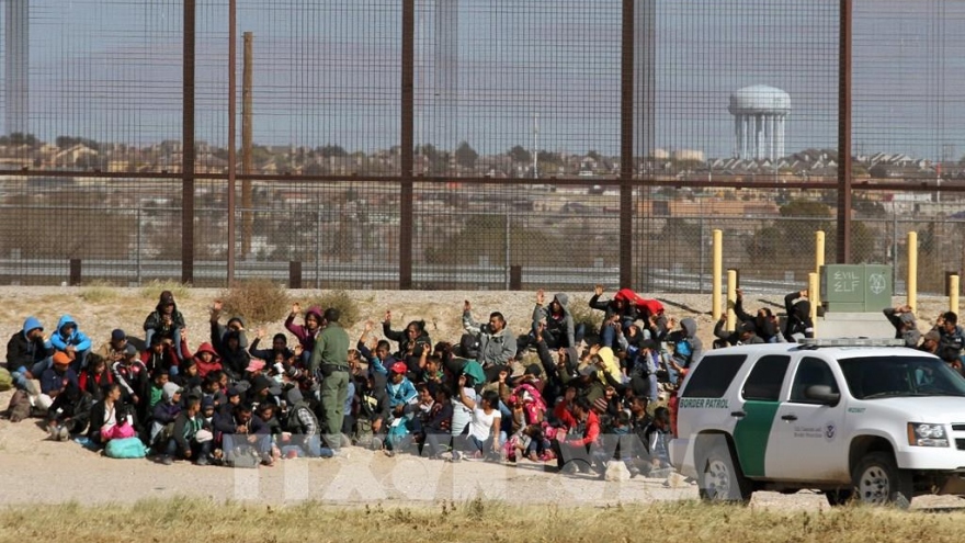 Chính phủ Mỹ nỗ lực đối phó với làn sóng người nhập cư ở biên giới phía Nam