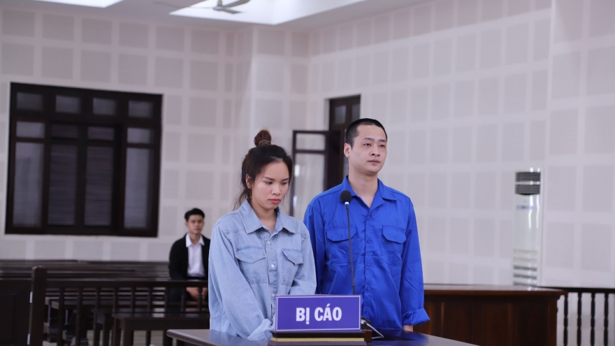 Cấu kết tổ chức cho 27 người Trung Quốc nhập cảnh trái phép ở ‘chui’ trong khách sạn