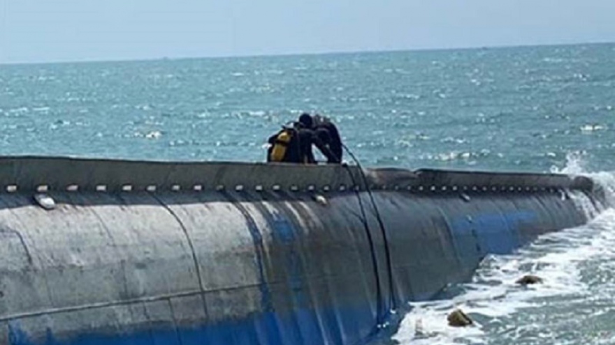 Khẩn trương xây dựng phương án trục vớt tàu chìm trên vùng biển Mũi Né