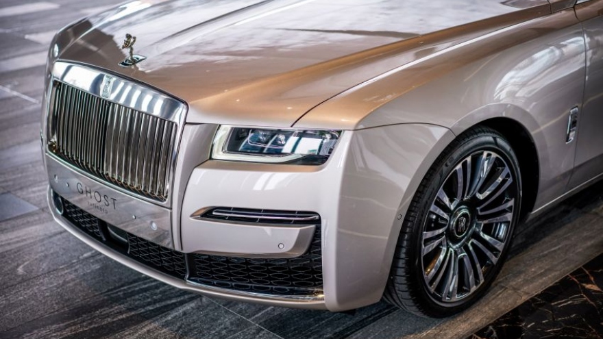 Rolls-Royce Ghost 2021 được trang bị những công nghệ hiện đại nào?