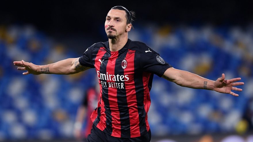 Ibrahimovic lỡ cuộc đối đầu với MU vì chấn thương