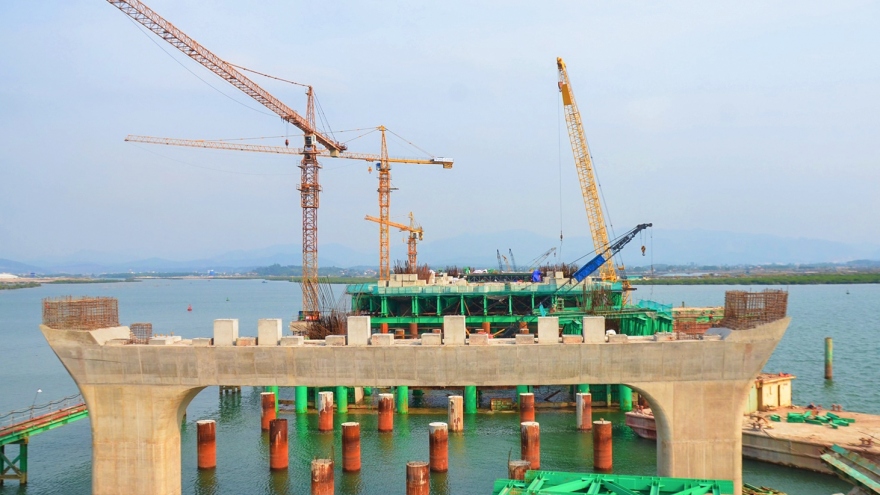 Quảng Ninh tăng tốc các dự án hạ tầng trọng điểm