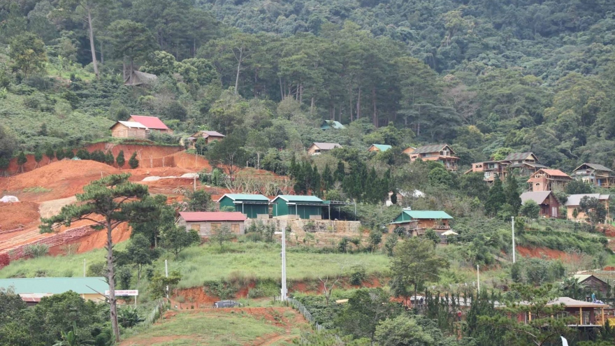 Kiên quyết giải tỏa công trình tại “Làng biệt thự” xây dựng trái phép ở Lâm Đồng