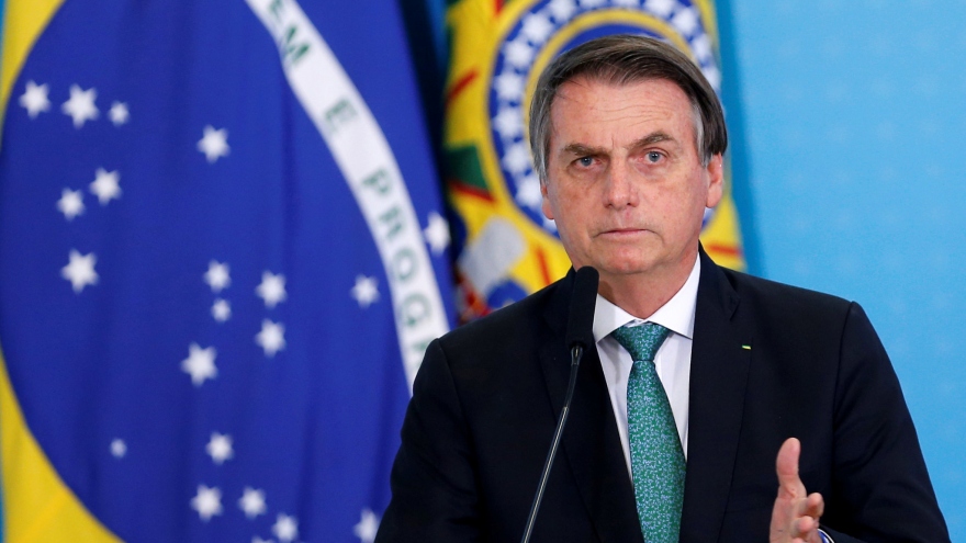 Dịch Covid-19 phức tạp, Tổng thống Brazil thúc đẩy tiêm chủng
