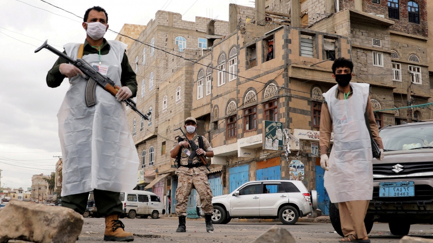Ban bố tình trạng khẩn cấp y tế, Yemen nhận lô vaccine COVID-19 đầu tiên