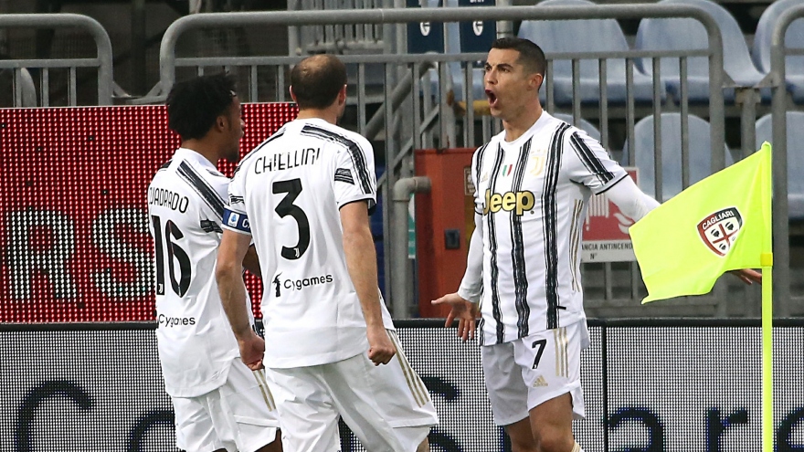 Ronaldo lập hat-trick đầu tiên sau hơn 1 năm, Juventus tiếp tục đua vô địch Serie A