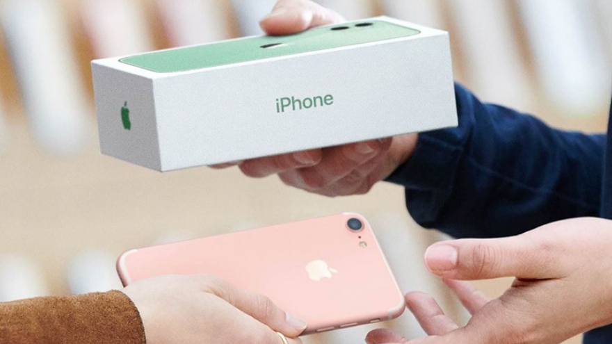 Apple chi thêm tiền để mua lại các mẫu iPhone cũ