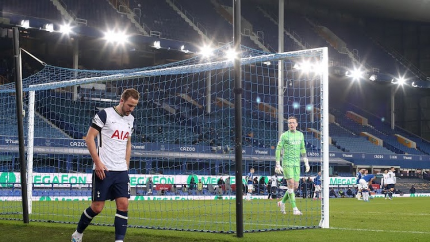 Harry Kane dính chấn thương sau màn giải cứu Tottenham