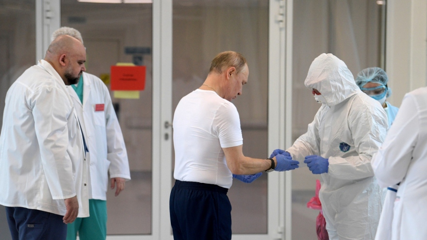 Tổng thống Nga tiêm mũi vaccine COVID-19 thứ 2