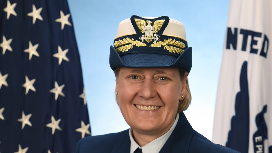 Tổng thống Biden sẽ đề cử nữ sĩ quan đầu tiên giữ chức Phó Tư lệnh Lực lượng Tuần duyên Mỹ