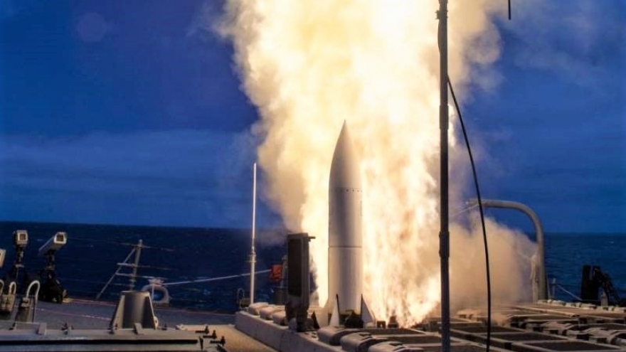 Tên lửa phòng không SM-6 - ứng viên phần tử đánh chặn vũ khí siêu thanh