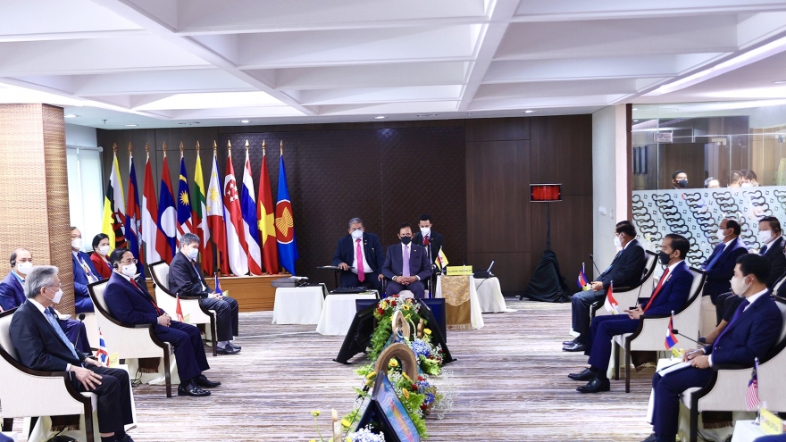Thủ tướng đề nghị các nước ASEAN phối hợp tìm giải pháp cho vấn đề Myanmar