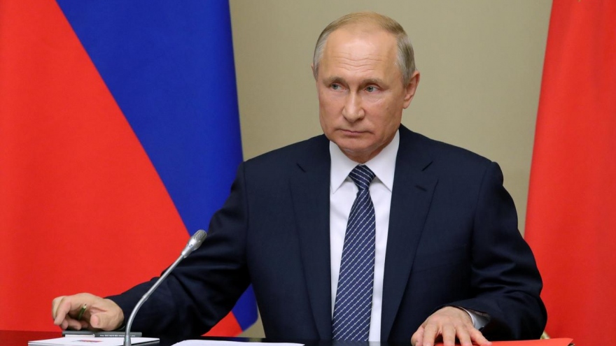 Tổng thống Nga V.Putin ký luật cho phép ông tái tranh cử