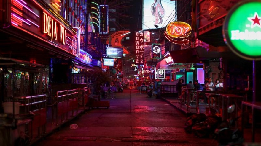 Thái Lan đóng cửa địa điểm giải trí ban đêm để phòng ngừa Covid-19