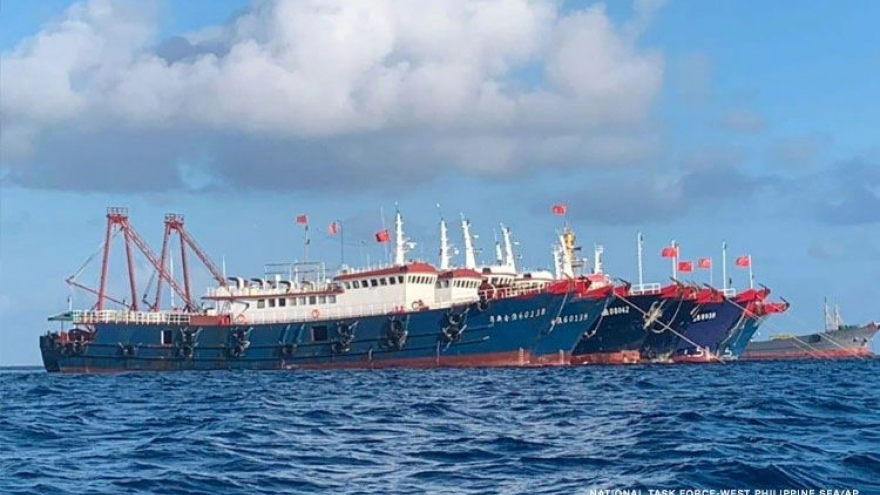 Philippines: Tàu Trung Quốc vẫn tràn ngập Biển Đông, đe dọa an ninh hàng hải