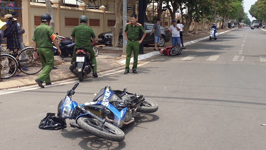 Bị cướp tấn công, người phụ nữ dũng cảm giằng co lấy lại tài sản