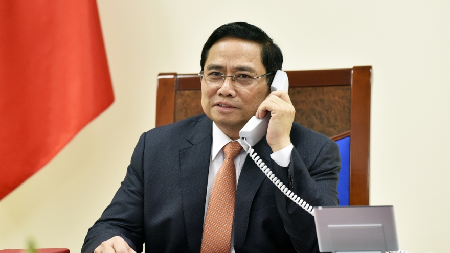 Thủ tướng Phạm Minh Chính điện đàm với Thủ tướng Singapore Lý Hiển Long