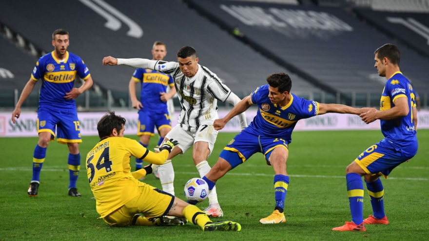 Ronaldo "vô duyên", Juventus vẫn thắng đậm để nuôi mộng vô địch Serie A