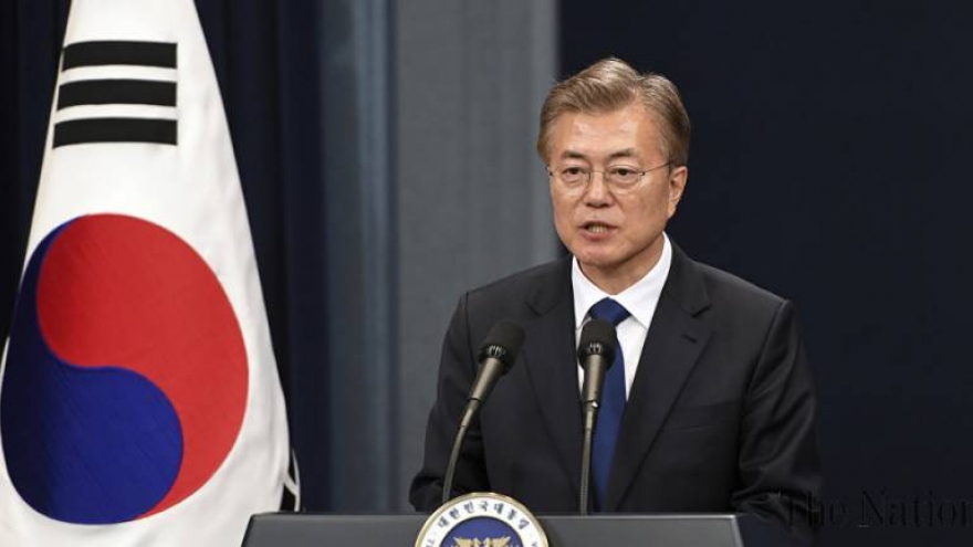 Tổng thống Hàn Quốc tiêm mũi vaccine ngừa Covid-19 thứ 2