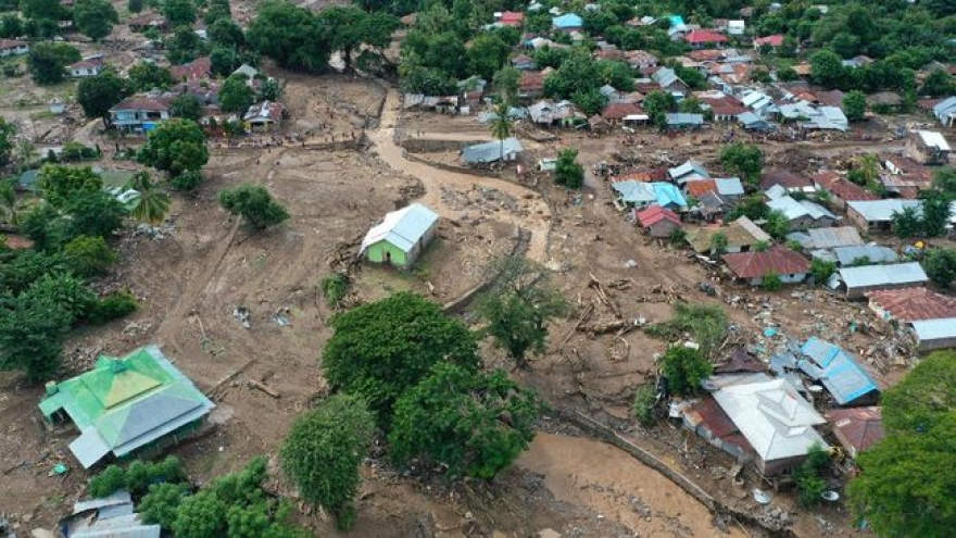 Số người chết do lũ lụt và sạt lở đất ở Indonesia tiếp tục tăng