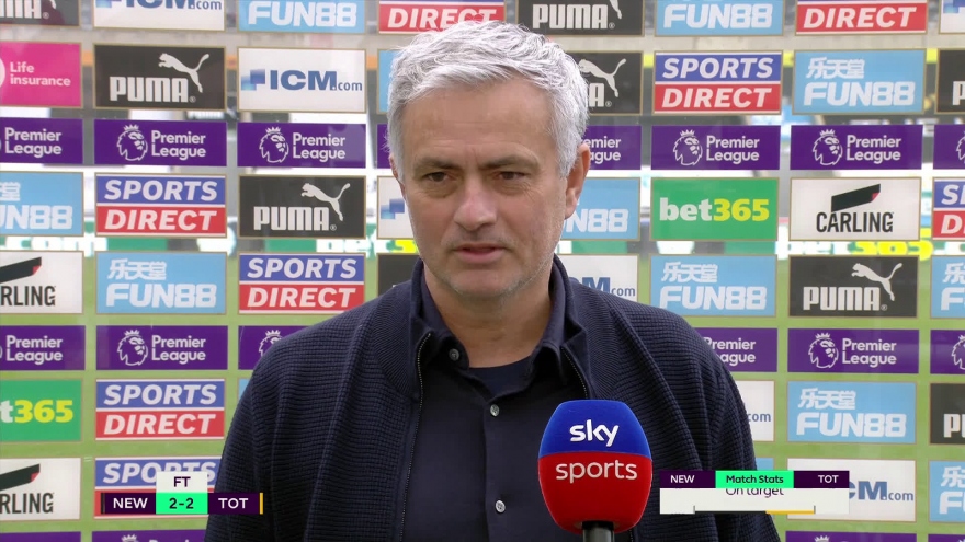 Lỡ cơ hội vào top 4, Mourinho đáp trả đanh đá trước câu hỏi xoáy