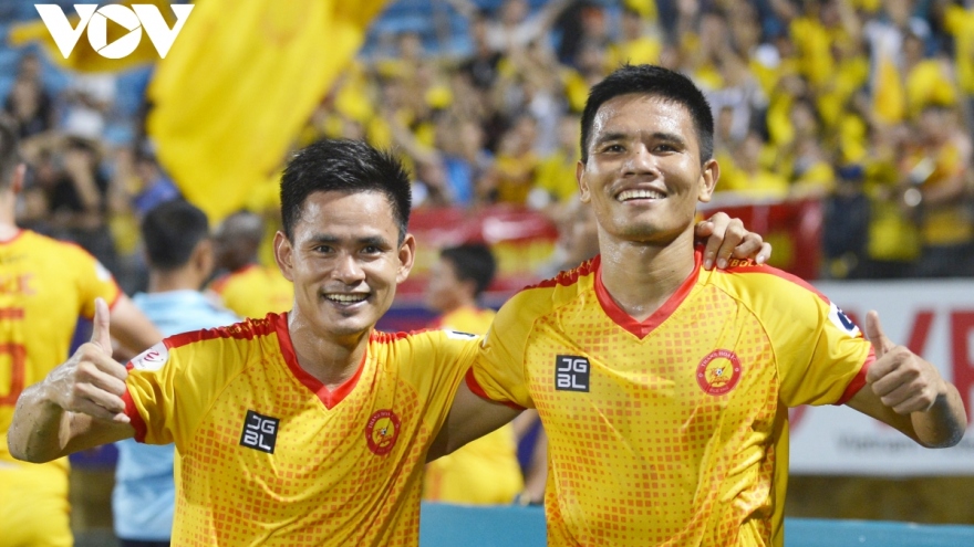 V-League 2021: Than Quảng Ninh, Thanh Hóa giành chiến thắng kịch tính