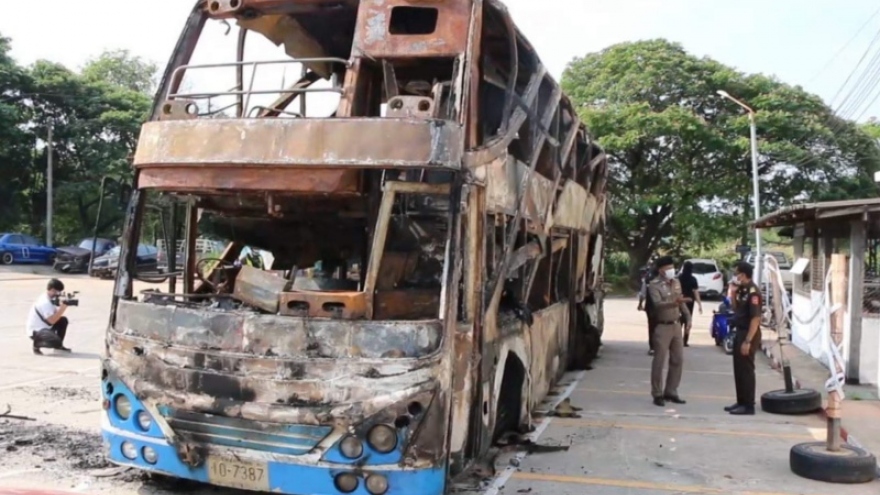 Xe buýt bốc cháy khiến 5 người thiệt mạng ở Thái Lan