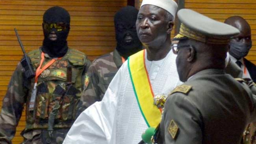 Quân đội Mali trả tự do cho Tổng thống và Thủ tướng lâm thời