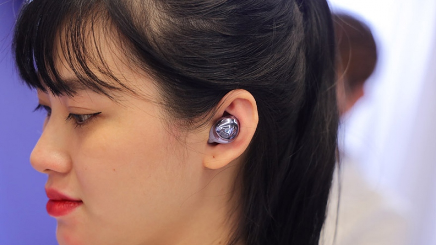 Tai nghe không dây của Samsung bị tố gây viêm tai