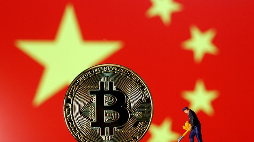 Trung Quốc cấm tiền điện tử, người dân liệu có bán tháo?