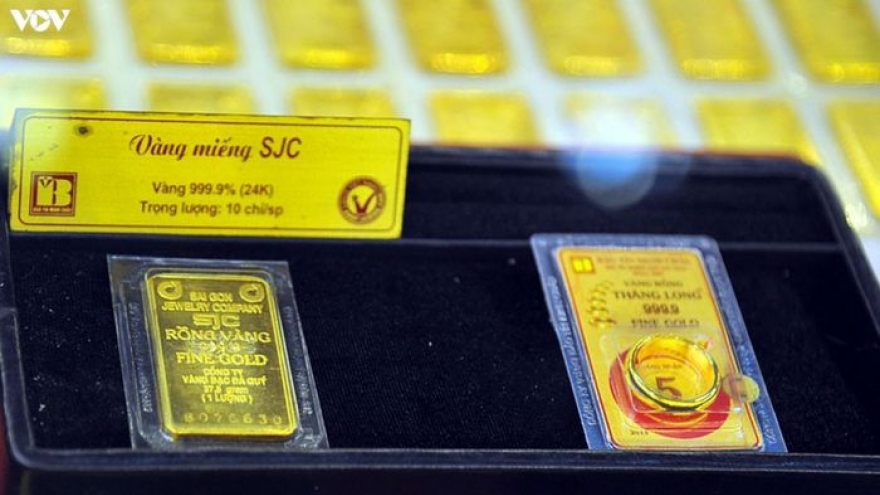 Giá vàng SJC tăng, đắt hơn vàng thế giới gần 5 triệu đồng/lượng