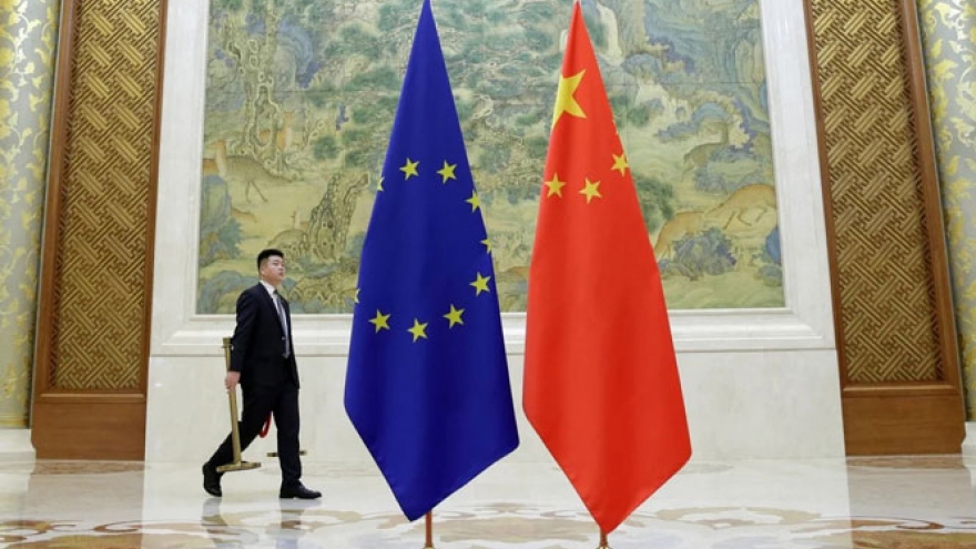 Căng thẳng vì lệnh trừng phạt, EU hoãn phê chuẩn thỏa thuận đầu tư với Trung Quốc