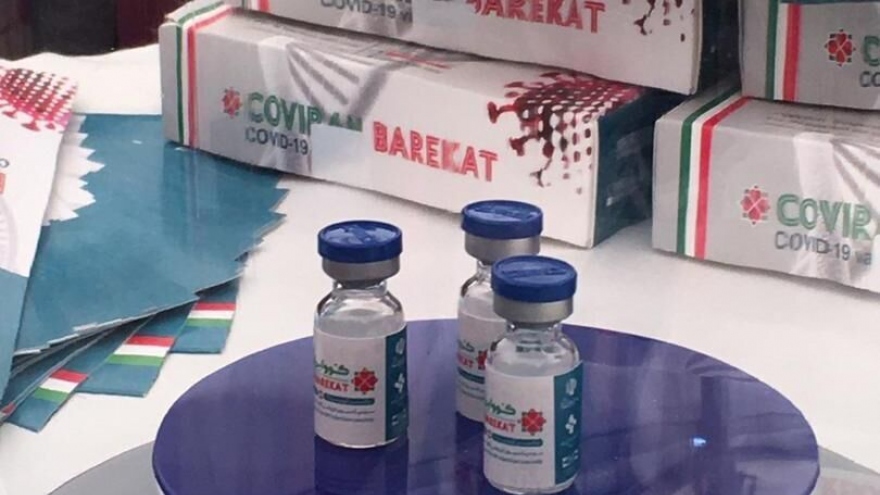 Iran tự sản xuất một triệu liều vaccine Barekat ngừa Covid-19