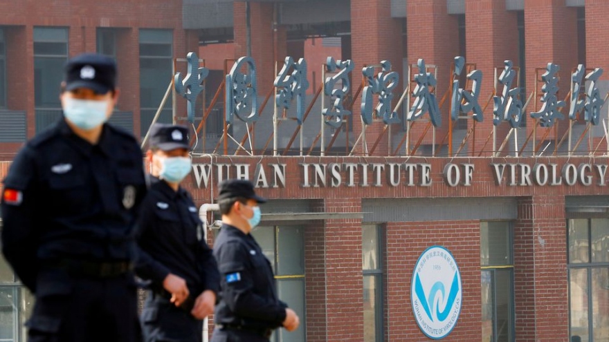 Các nhà nghiên cứu ở Viện Virus học nhập viện trước khi Covid-19 bùng phát ở Vũ Hán
