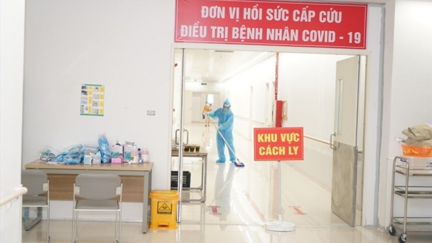 19 nhân viên Bệnh viện Bạch Mai xét nghiệm 2 lần âm tính sau khi tiếp xúc ca mắc Covid-19