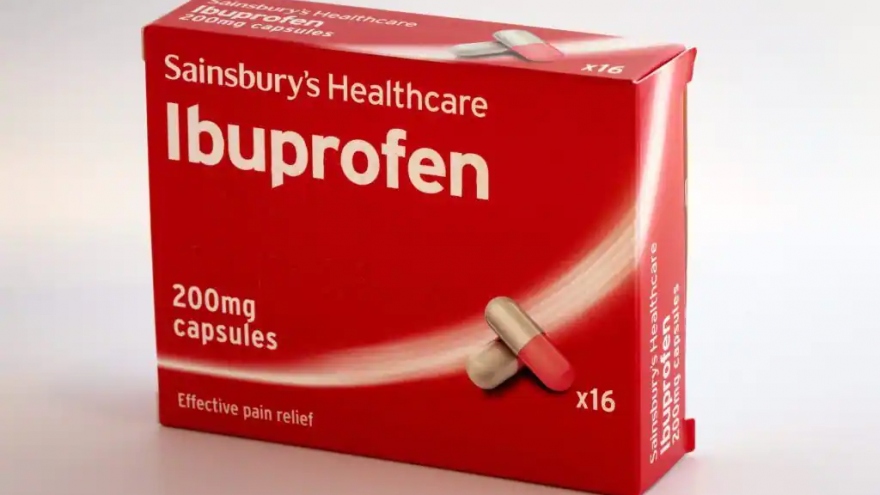 Ibuprofen an toàn cho bệnh nhân COVID-19, không làm tăng nguy cơ tử vong