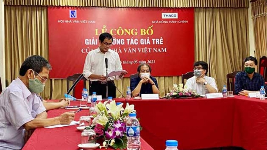 “10 năm nữa sẽ có một gương mặt mới mẻ hơn trong chân dung văn học Việt Nam”