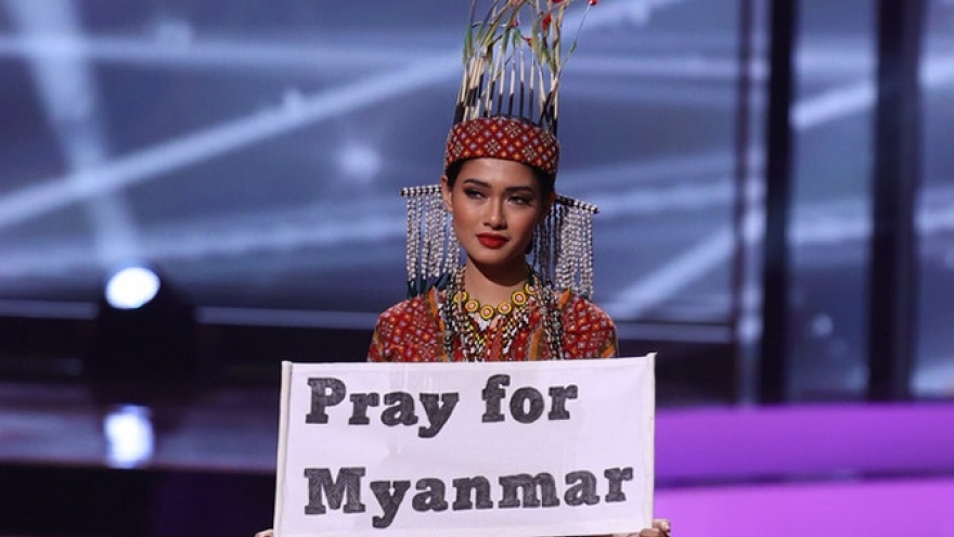 Dàn Hoa hậu vẫn "tỏa sáng" trước sự cố trang phục dân tộc tại Miss Universe