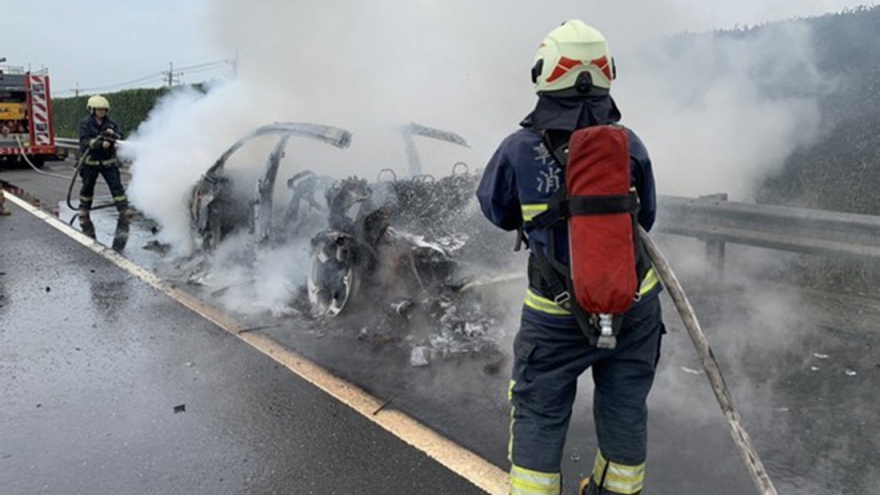 Siêu SUV Lamborghini Urus bốc cháy tại Đài Loan