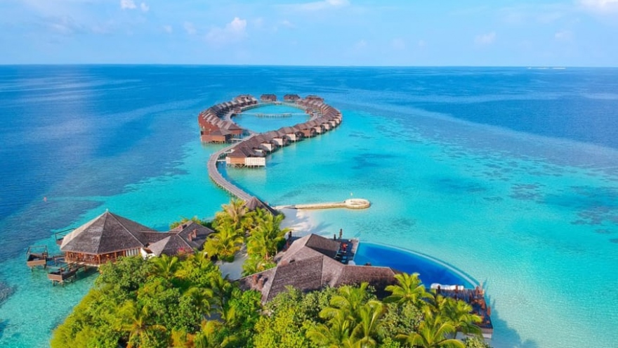 Thiên đường nghỉ dưỡng Maldives trả giá đắt khi mở cửa đón khách ồ ạt