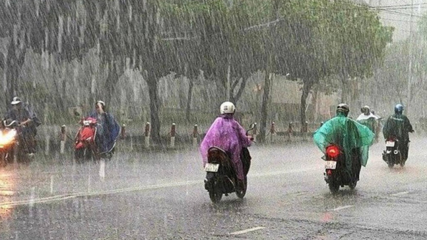 Thời tiết ngày 17/5: Hà Nội có mưa rào, nền nhiệt hạ