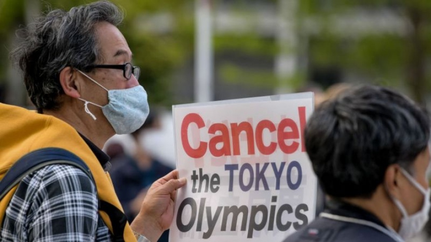 Tỷ lệ người dân Nhật Bản muốn hủy hoặc hoãn Olympic Tokyo tăng kỷ lục