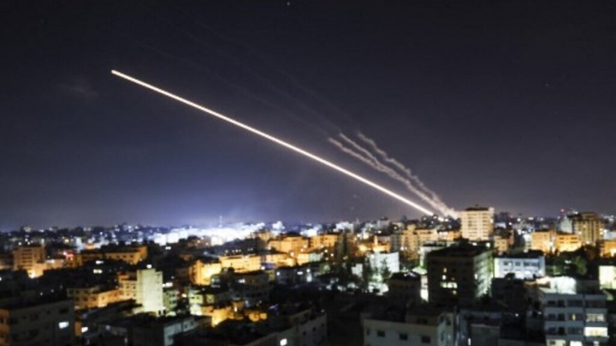 Israel bị tấn công tên lửa từ Syria