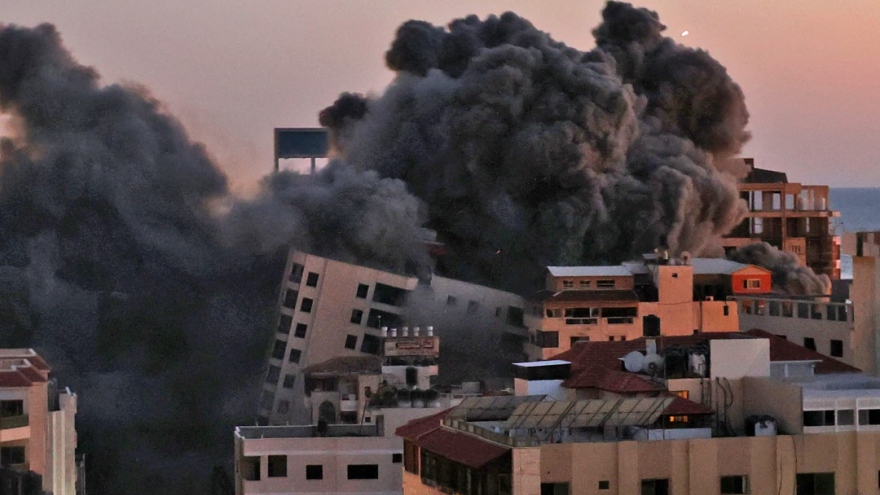 Ảnh: Khung cảnh hoang tàn sau hàng loạt cuộc không kích trả đũa của Israel ở dải Gaza