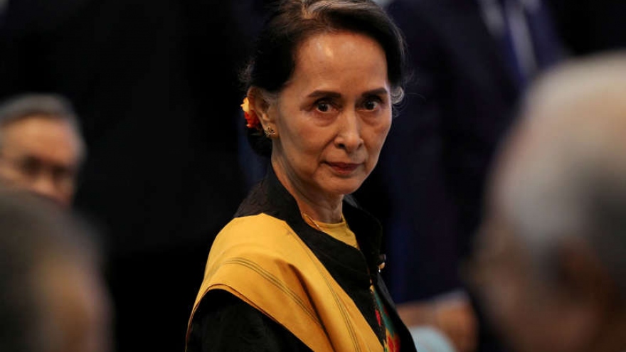 Cố vấn Nhà nước Myanmar Aung San Suu Kyi lần đầu xuất hiện trước tòa