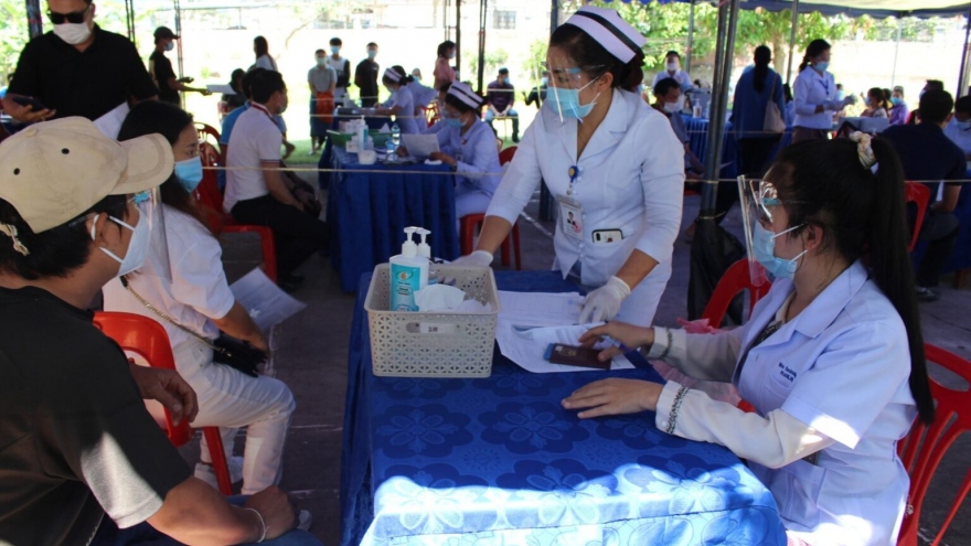 Nhiều trường hợp mắc Covid-19 tại Lào cố ý trốn tránh điều trị