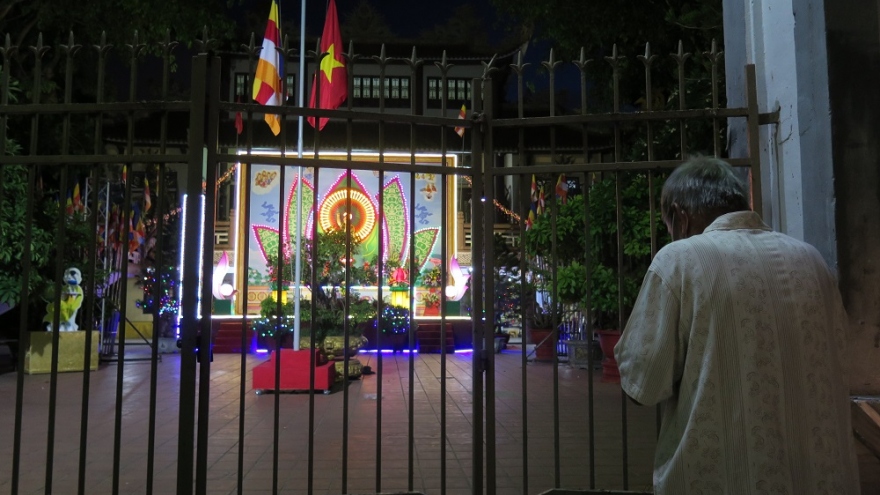 Đà Nẵng: Vắng lặng trong đêm Phật Đản
