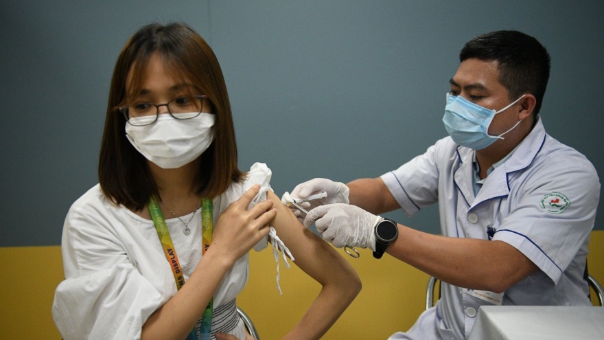 15.000 nhân viên Samsung được tiêm vaccine COVID-19