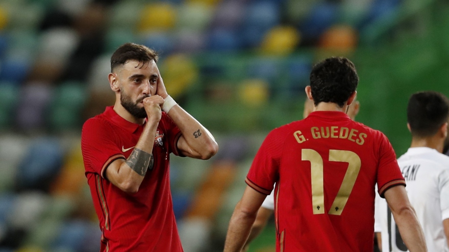 Bruno Fernandes và Ronaldo tỏa sáng, Bồ Đào Nha thắng đậm Israel 