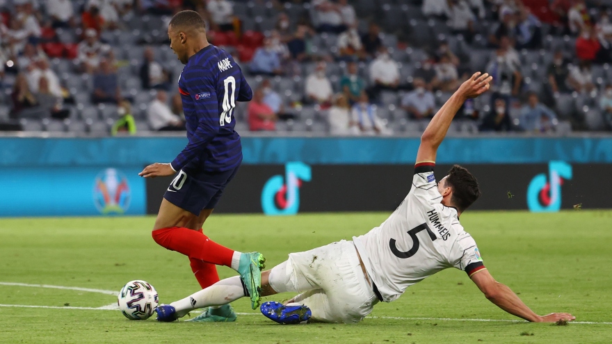 Hummels đá phản lưới nhà, Đức thất thủ 0-1 trước Pháp trong trận ra quân ở bảng tử thần